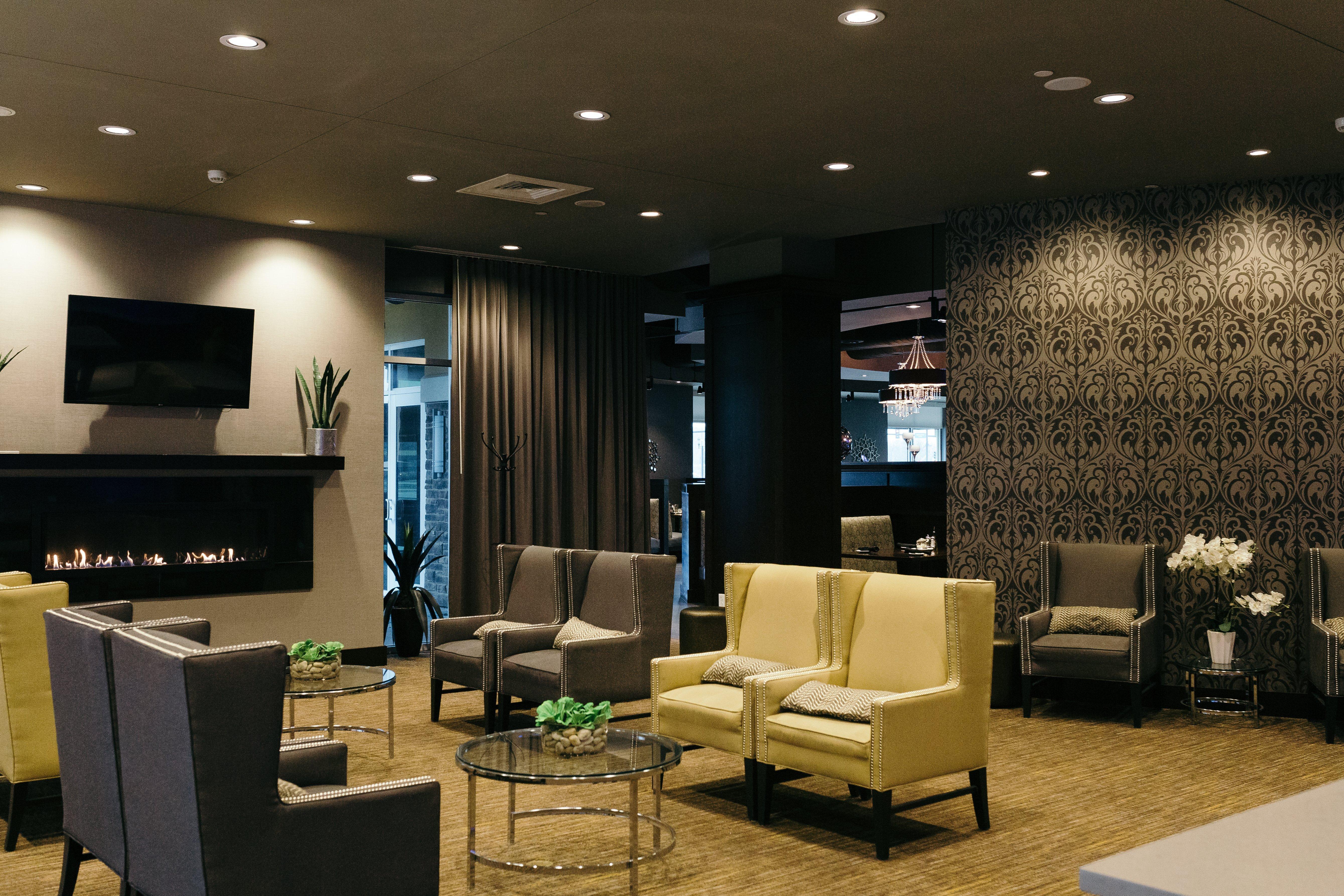 Holiday Inn And Suites East Peoria By Ihg Exterior foto